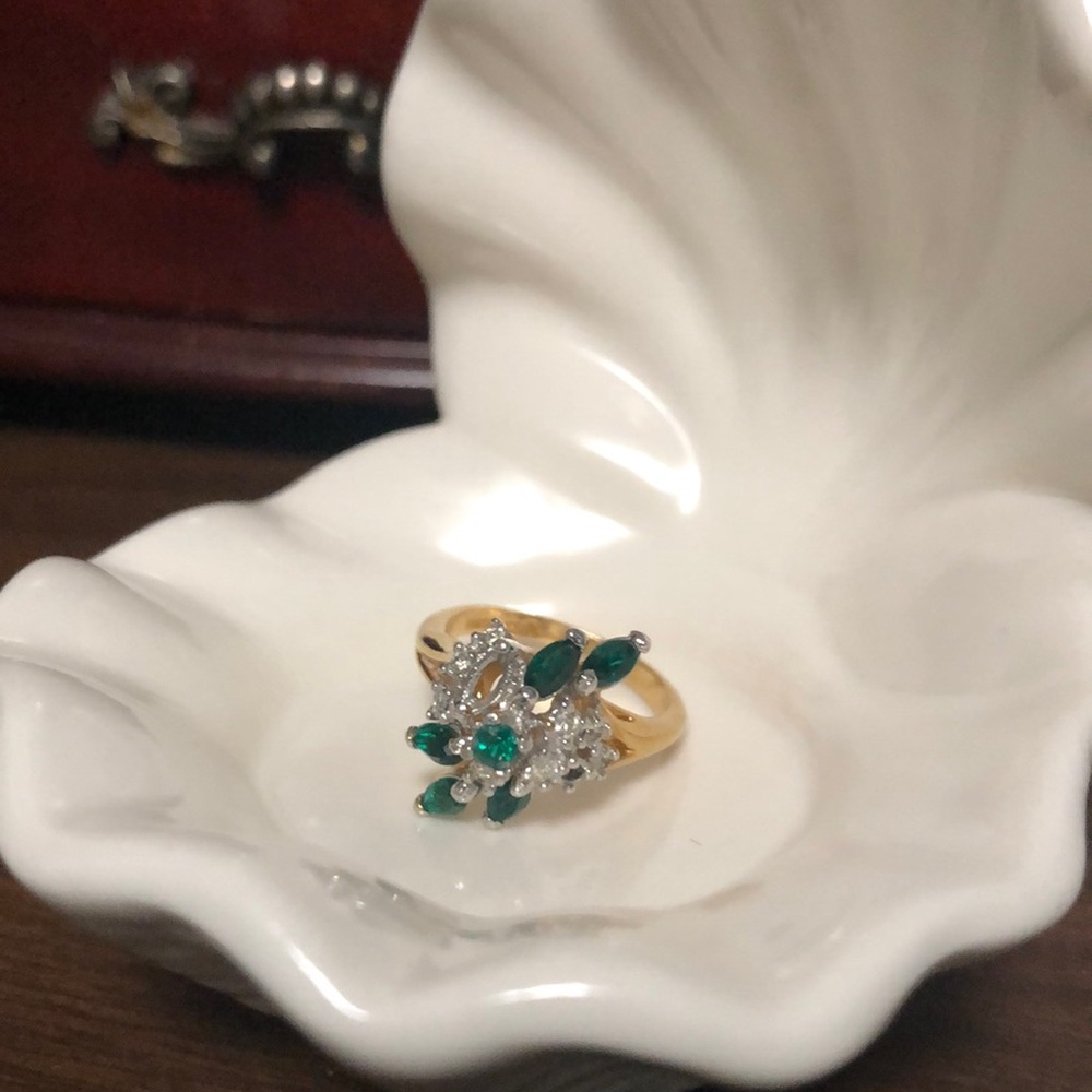 Vintage 18 K gold plated ring with gem stones